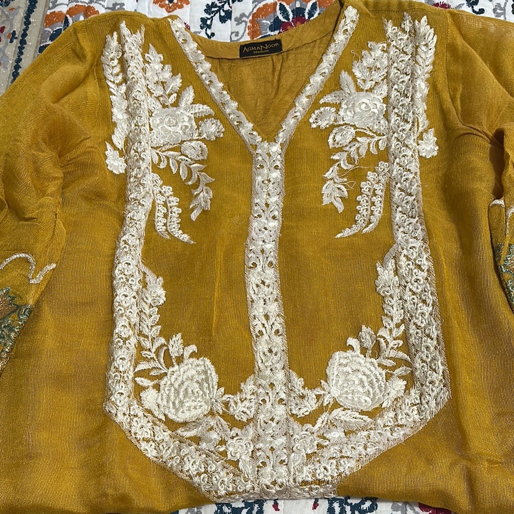 Pakistani agha noor kurti medium